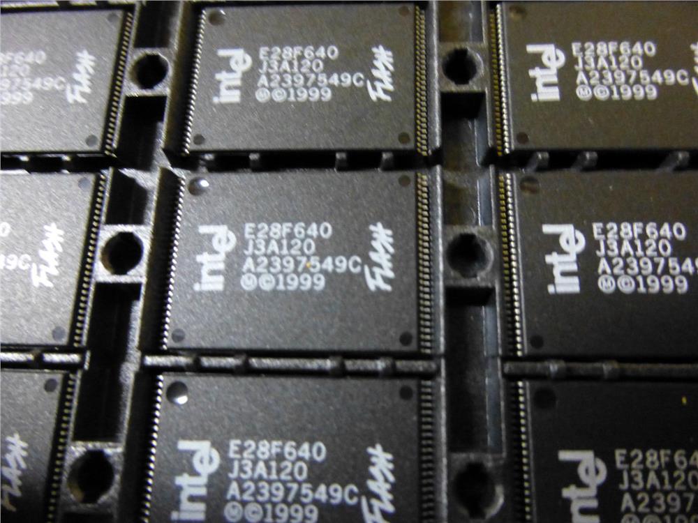 Intel E28F640J3A-120